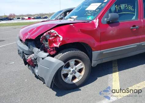 2005 Ford Escape Xlt из США, поврежденный, VIN 1FMCU93175KC21838